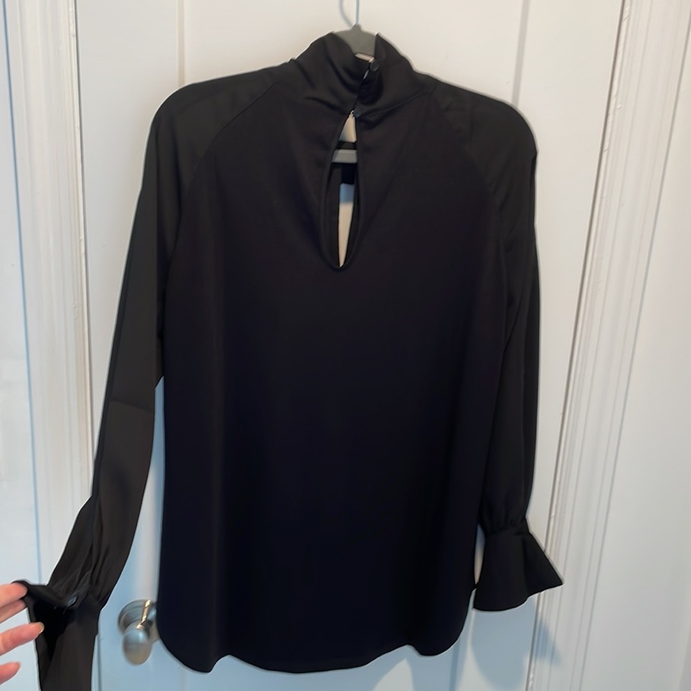 LYSSE Beautiful Black Top! NEW WITH TAGS- Size Medium - Picture 4 of 5